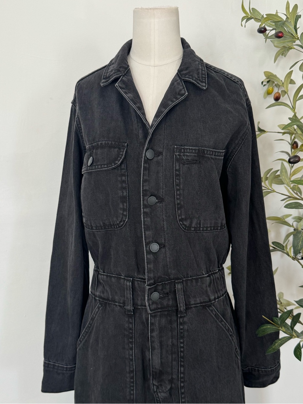 Universal Thread Black Denim Jumpsuit Women’s Size 6 Utility Wide Leg Coverall - Picture 4 of 4
